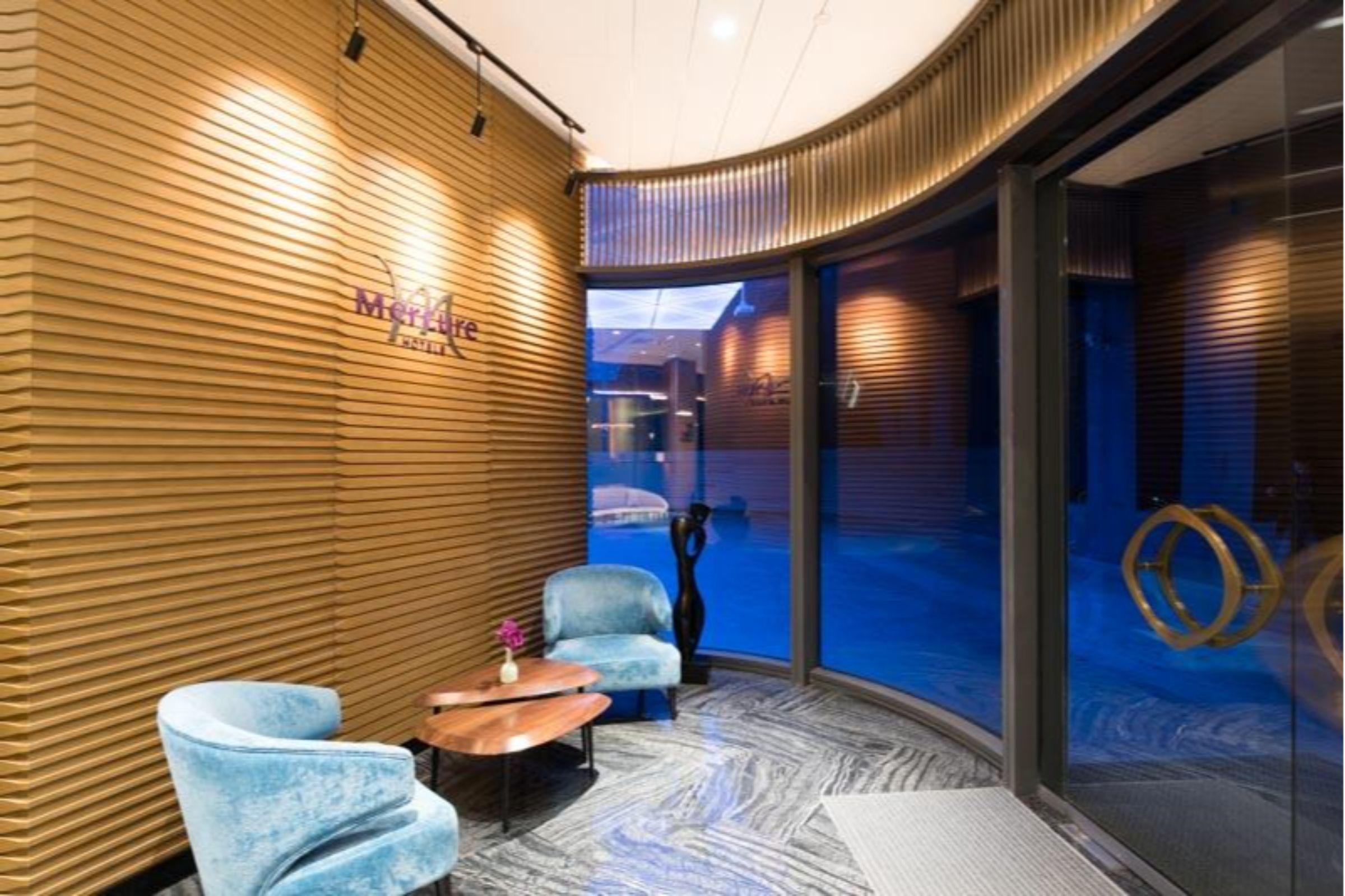 Hotel Mercure Hongqiao Railway Station 4*