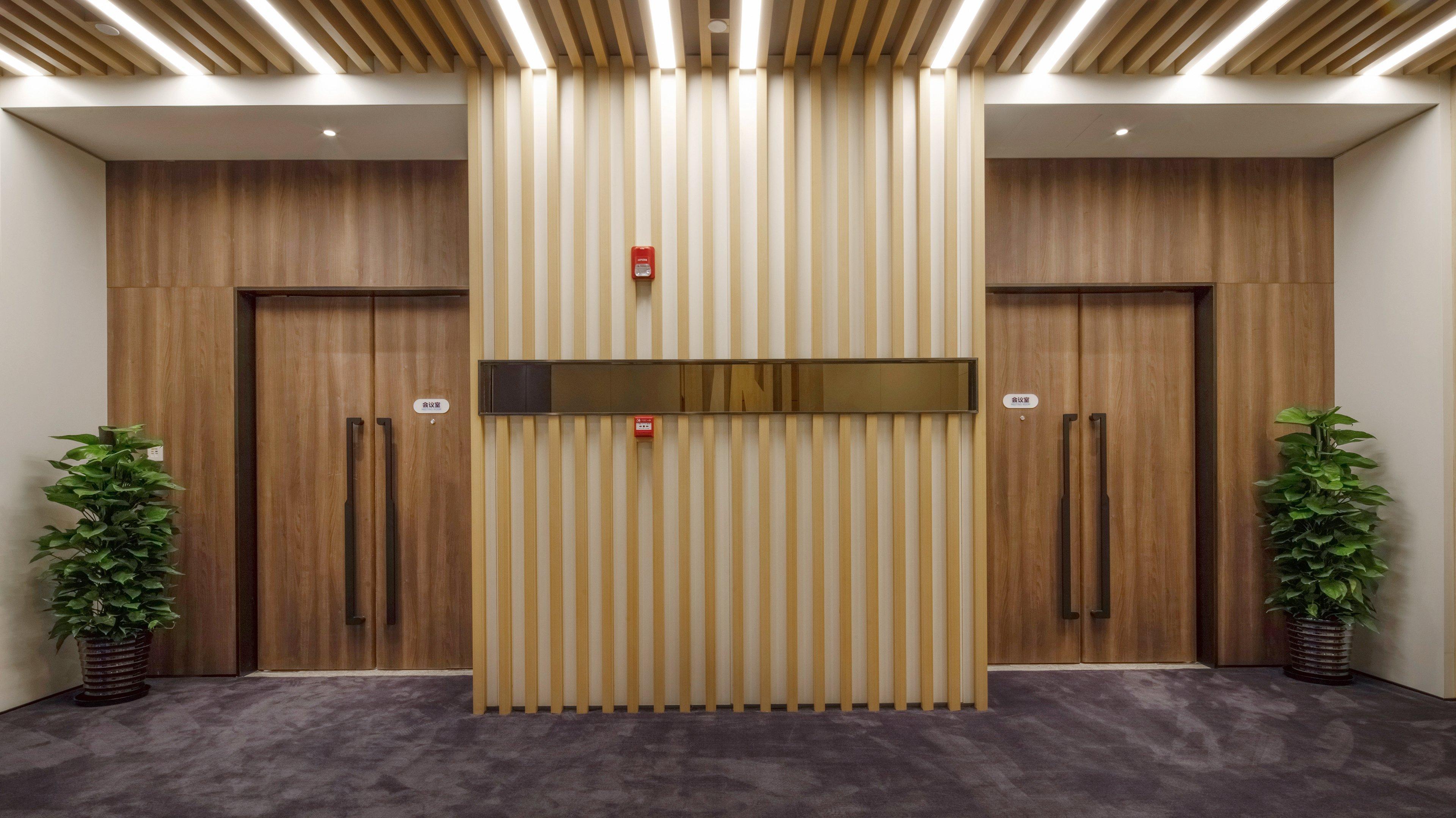 Express Hongqiao North Hotel 3*