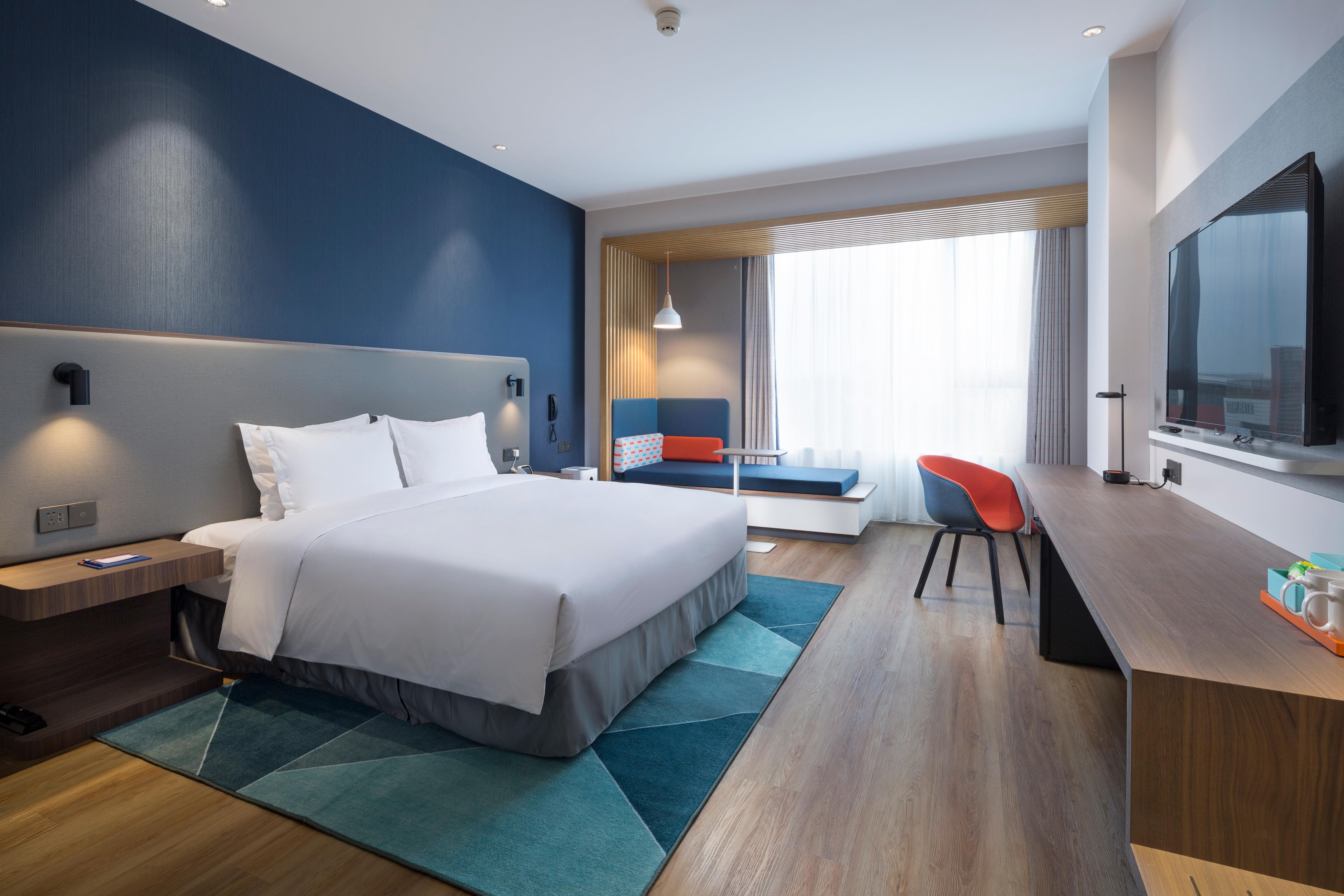 Express Kangqiao By Ihg Hotel 4*
