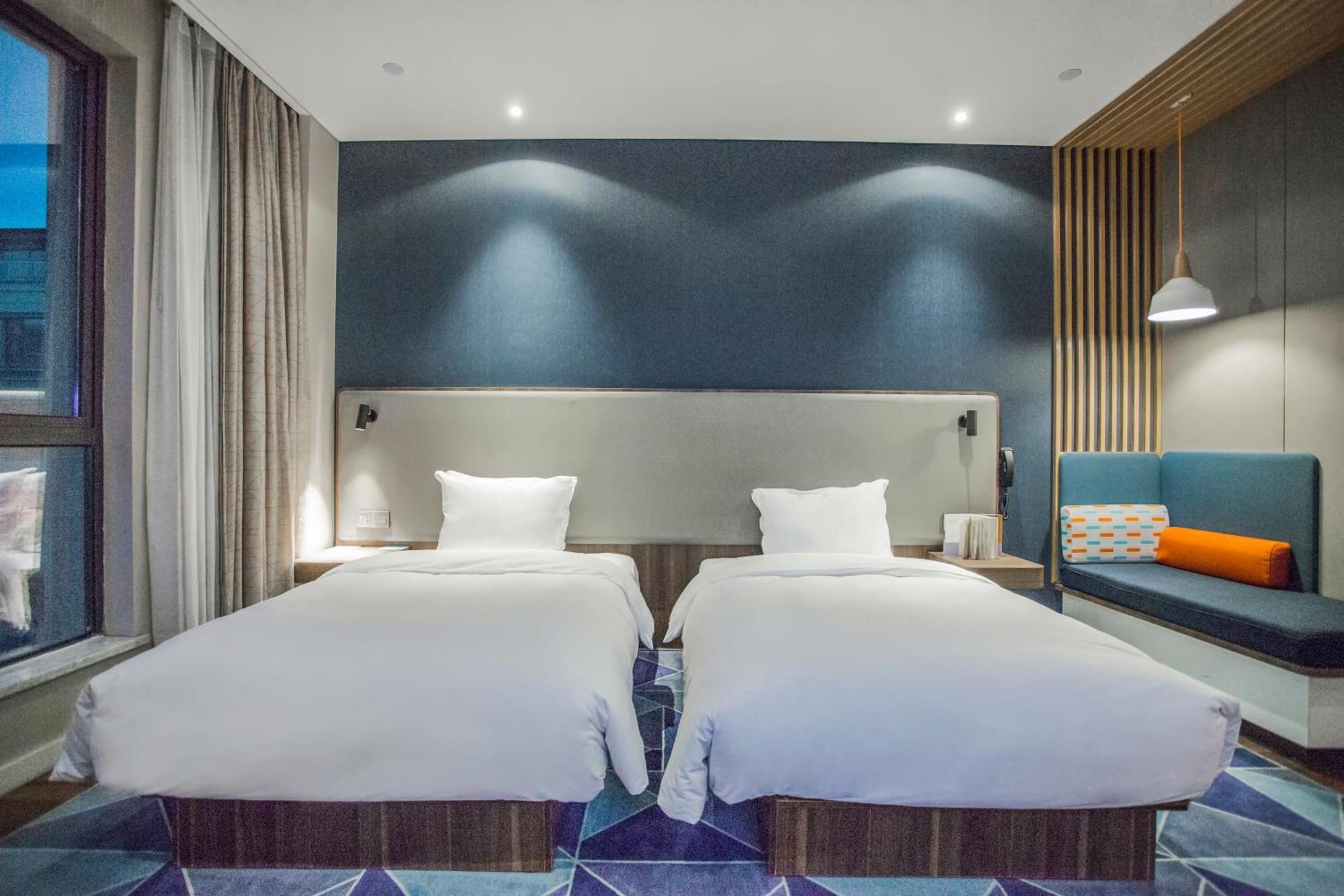 Hotel Express Pudong Chuansha, An Ihg 2*