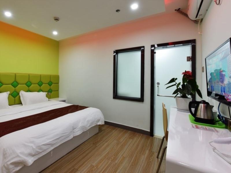 Shell Baoshan District Gucun Park Jutai Road
