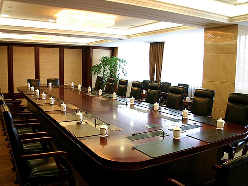 Xinghua Otel 3*