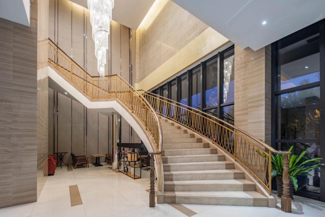 Express New Jinqiao By Ihg Hotel