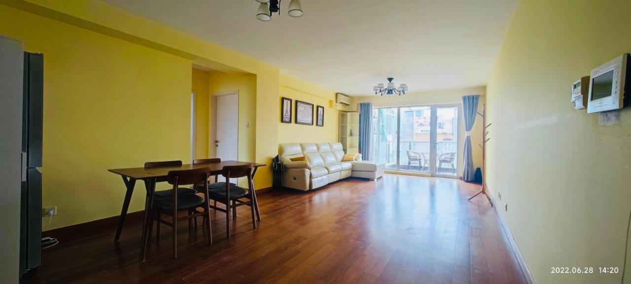 Top Floor Sunny Bedroom Near Fudan Apartment