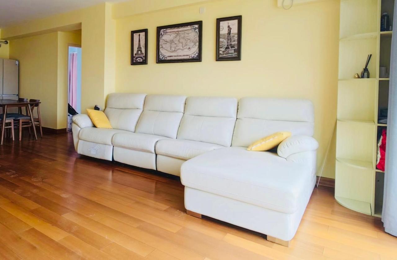 Top Floor Sunny Bedroom Near Fudan Apartment
