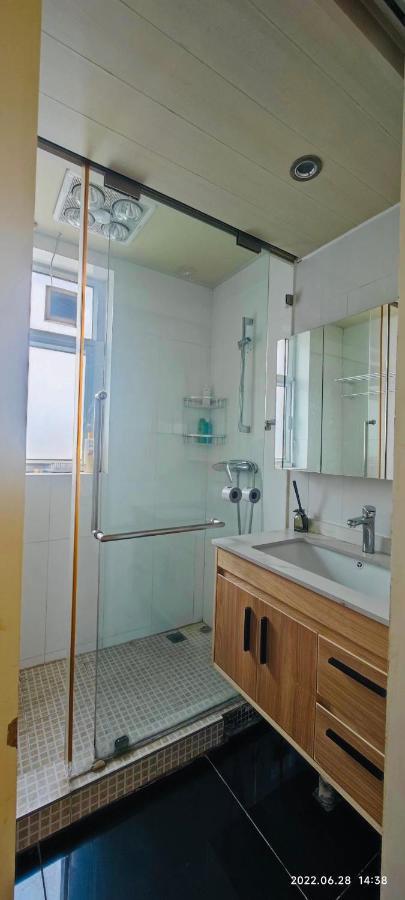 Apartment Top Floor Sunny Bedroom Near Fudan *