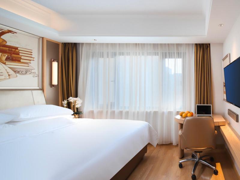 Vienna International Hotel *