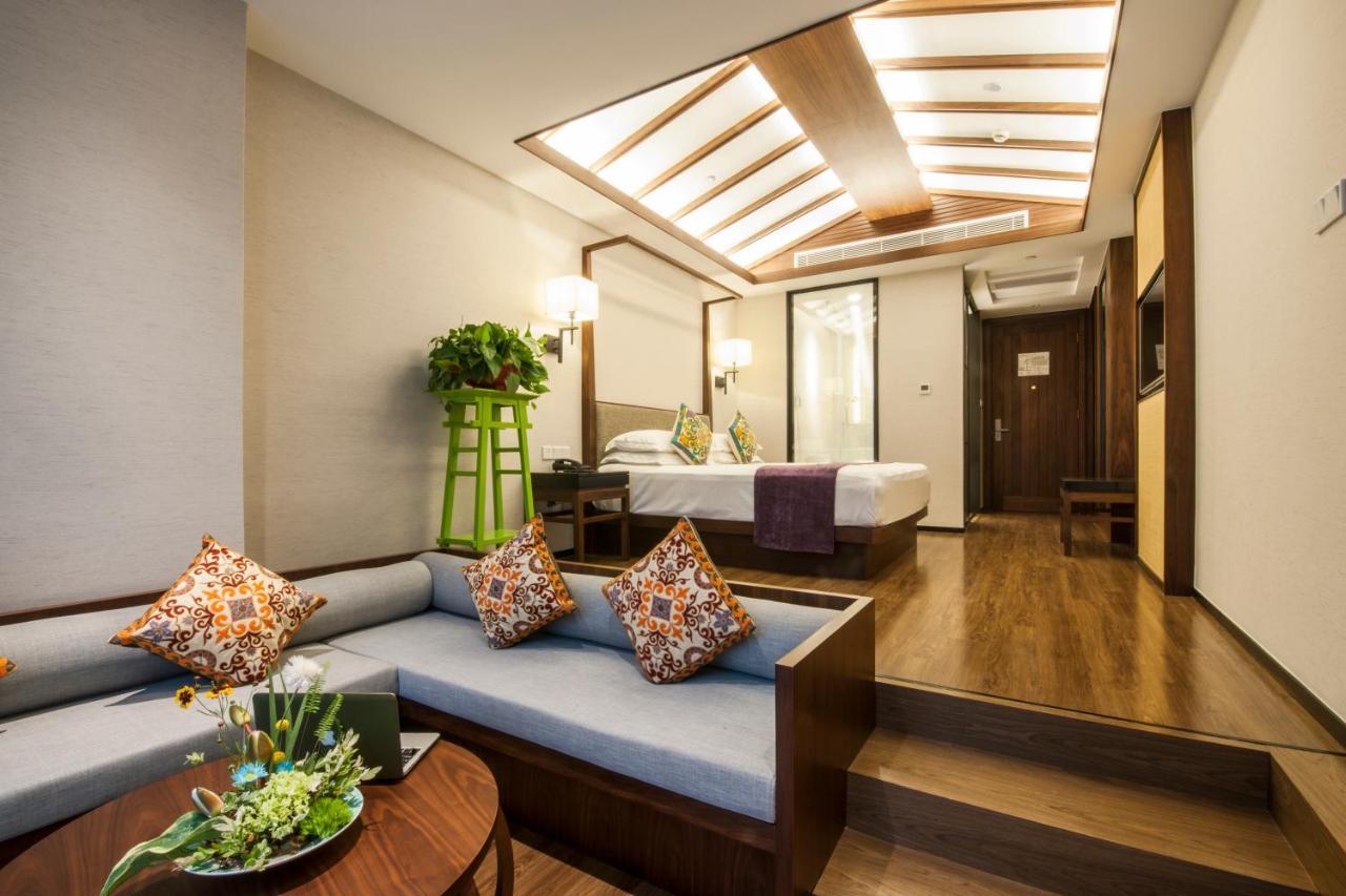 Ssaw Boutique South Xuhui Riyueguang Hotel 4*