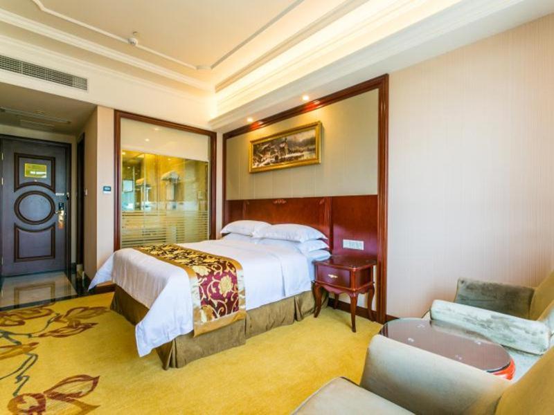 Vienna Hongqiao National Convention And Exhibition Center Wanda Hotel 4*