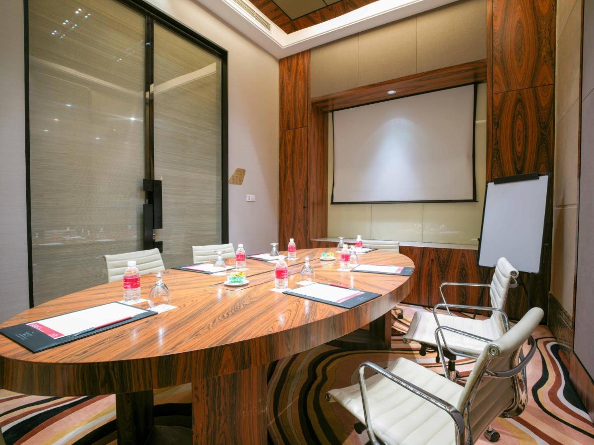 Ramada Plaza Pudong Airport - A Journey Starts At The Pvg Airport Hotel 4*