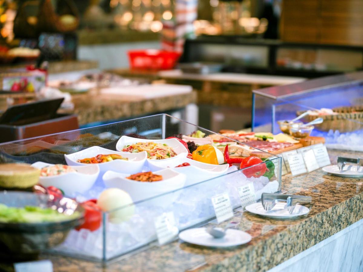 Hotel Ramada Plaza Pudong Airport - A Journey Starts At The Pvg Airport 4*