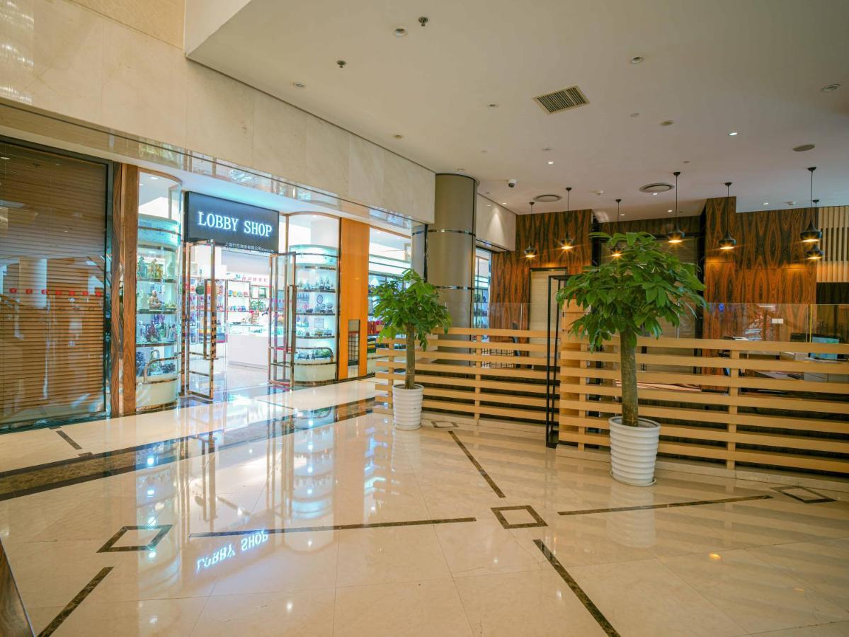Ramada Plaza Pudong Airport - A Journey Starts At The Pvg Airport 4*