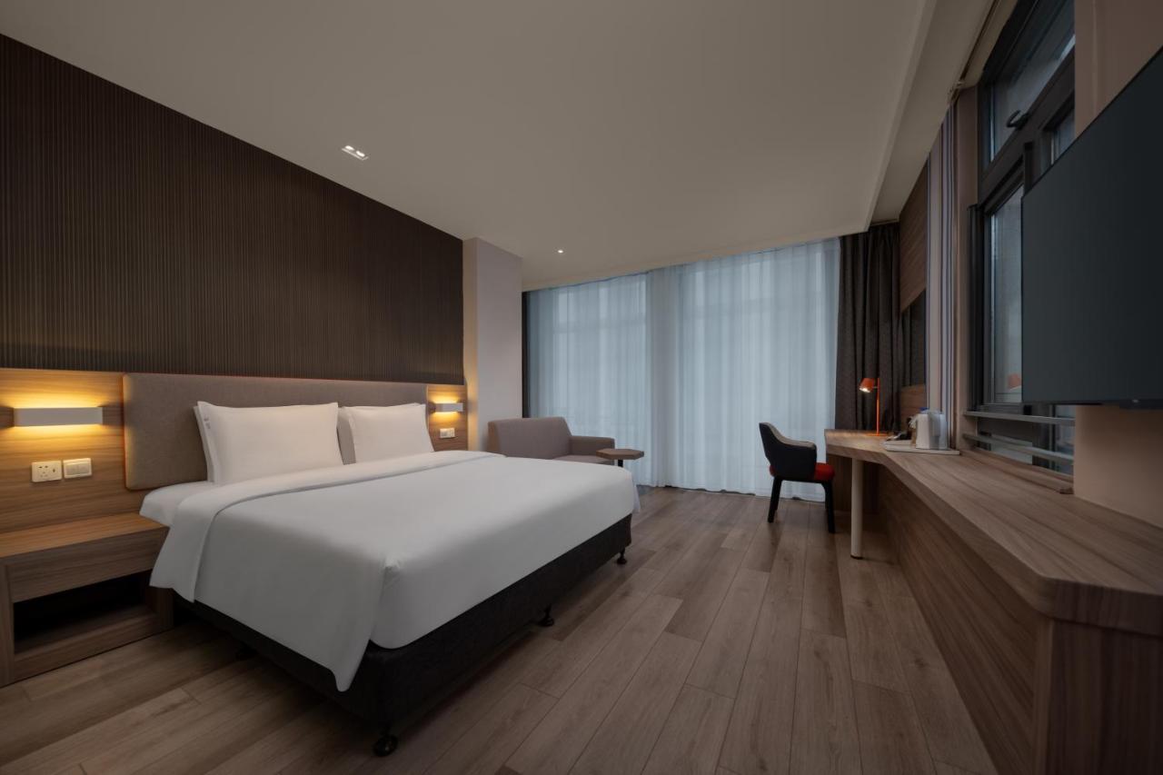 Express Pujiang By Ihg 4*