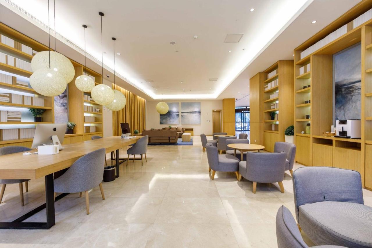 Ji Hongqiao International Exhibition Center Hotel