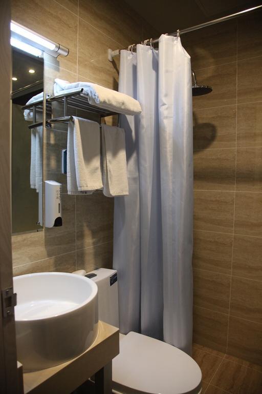 Hostel Blue Mountain Youth - Hongqiao *
