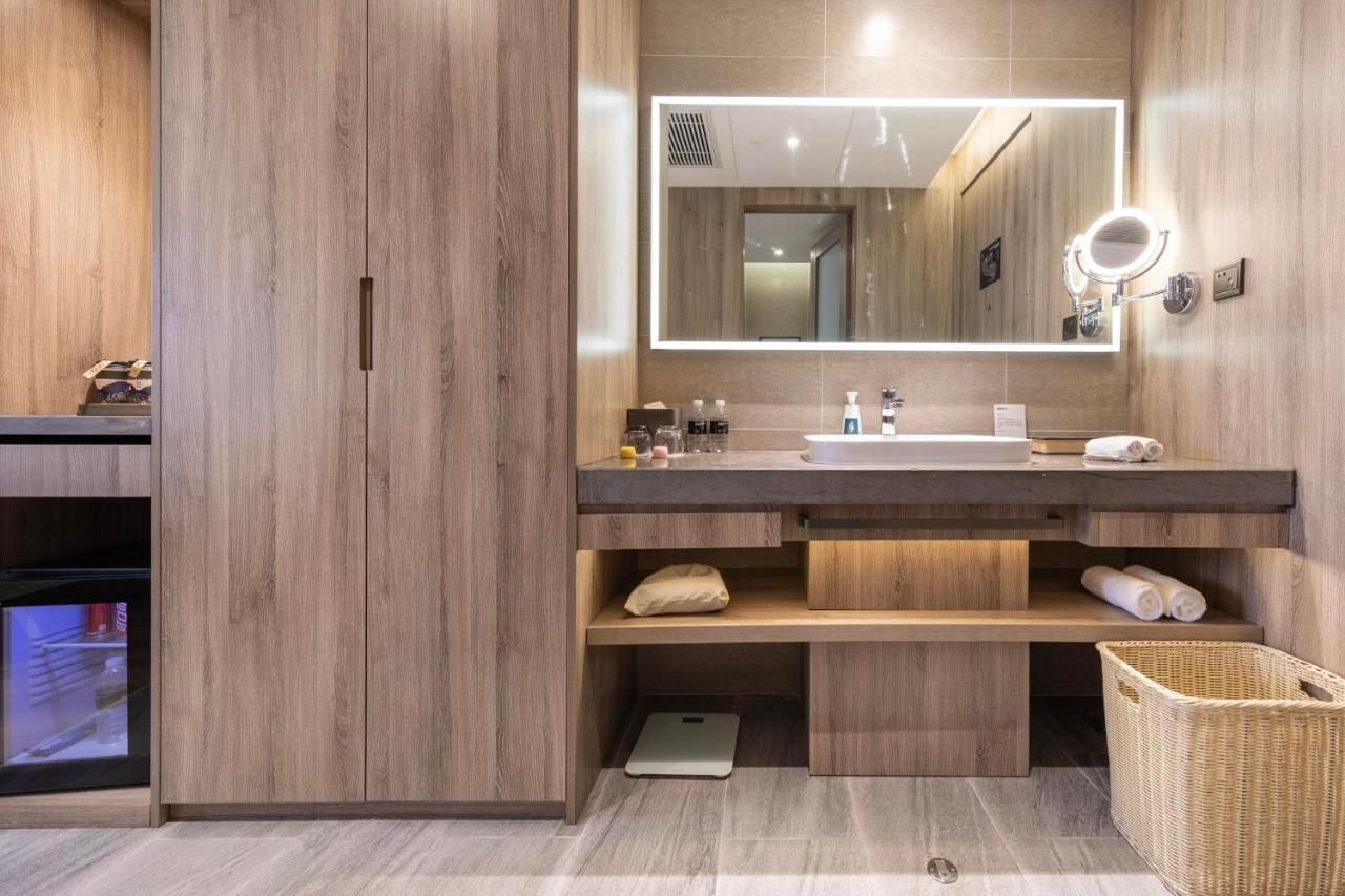 Atour Hongqiao Hub National Exhibition Center 4*
