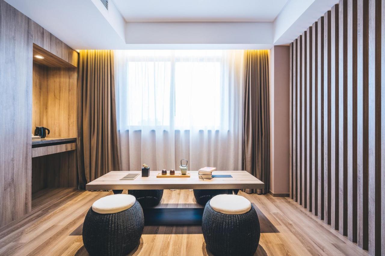 Hotel Atour Hongqiao Hub National Exhibition Center 4*