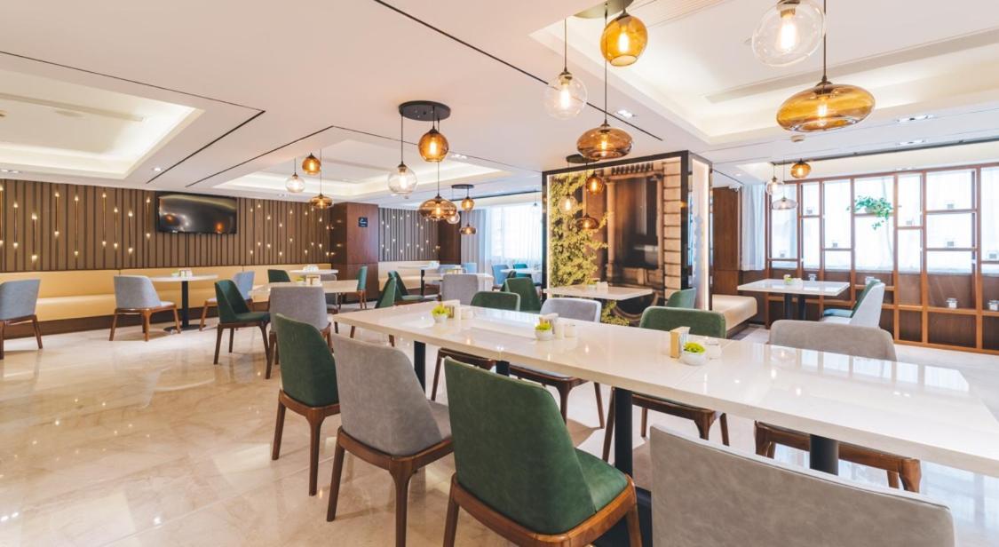 Atour New International Expo Center Longyang Road 4* Shanghai