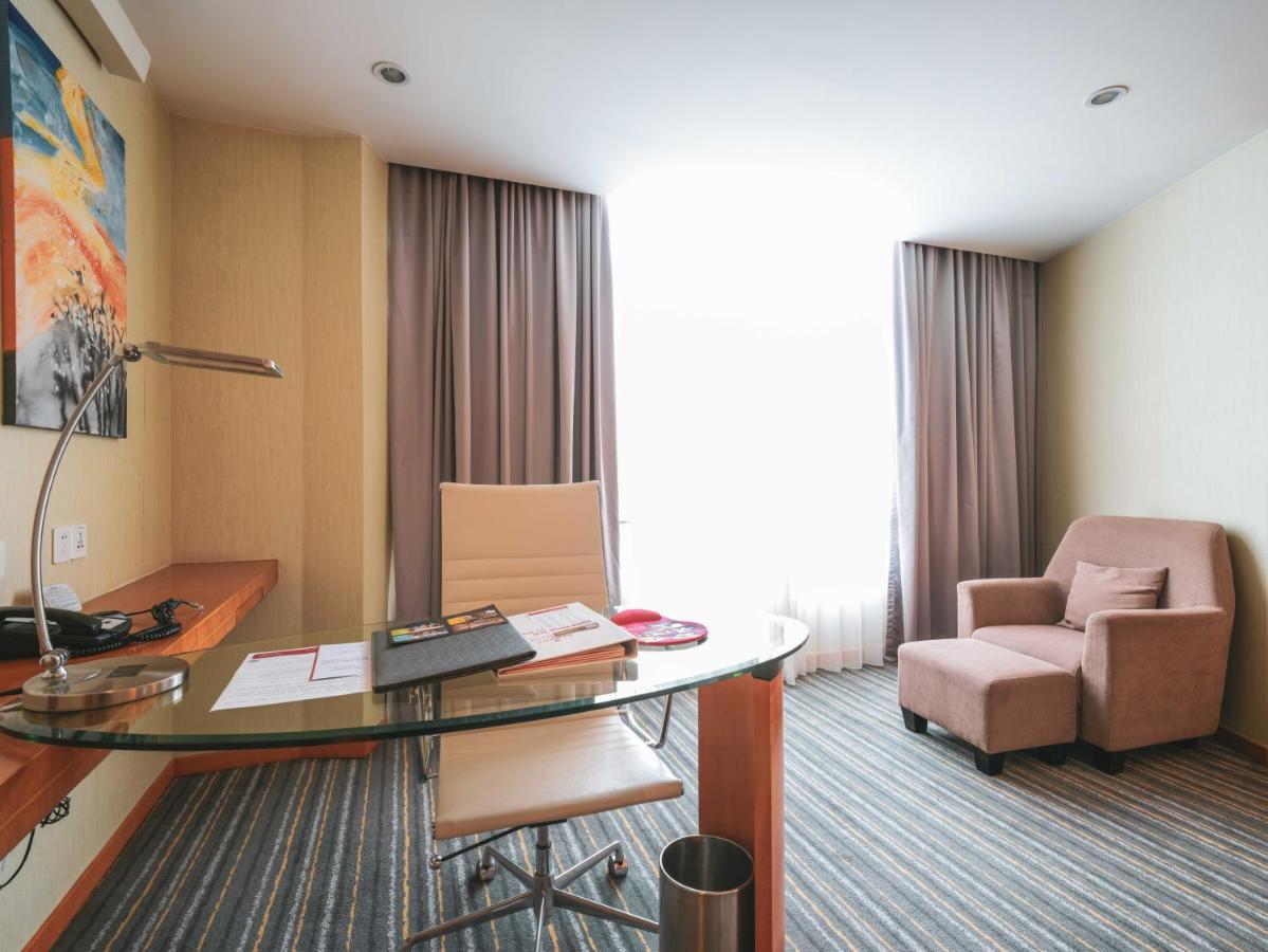 Ramada Plaza Pudong Airport - A Journey Starts At The Pvg Airport Hotel 4*
