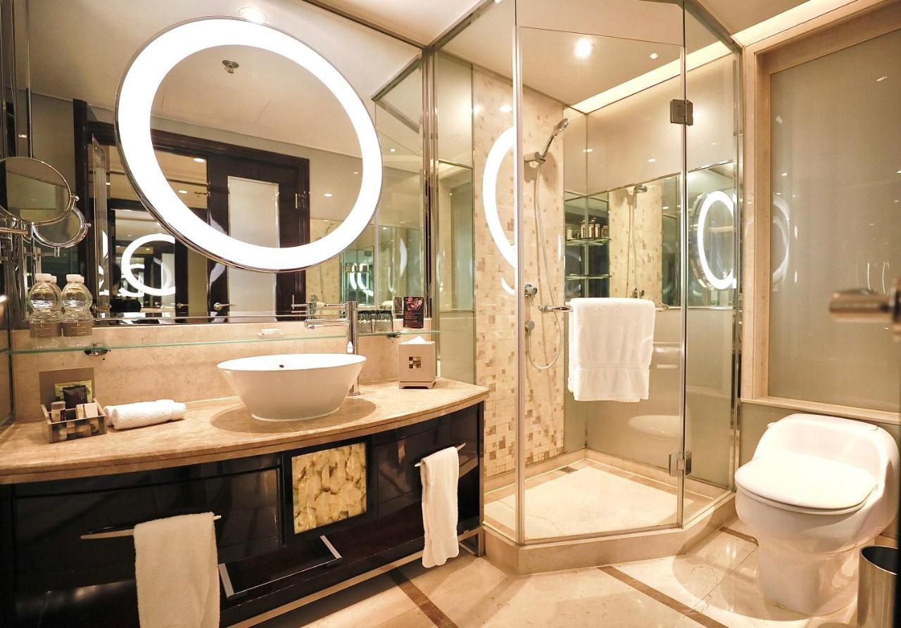 Hotel Renaissance Pudong 5*