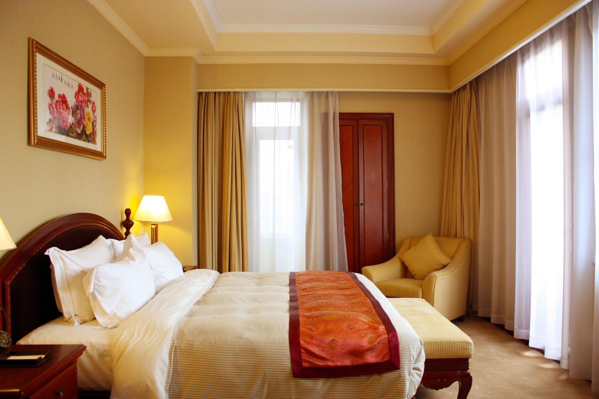 Otel Jin Jiang Park 4*