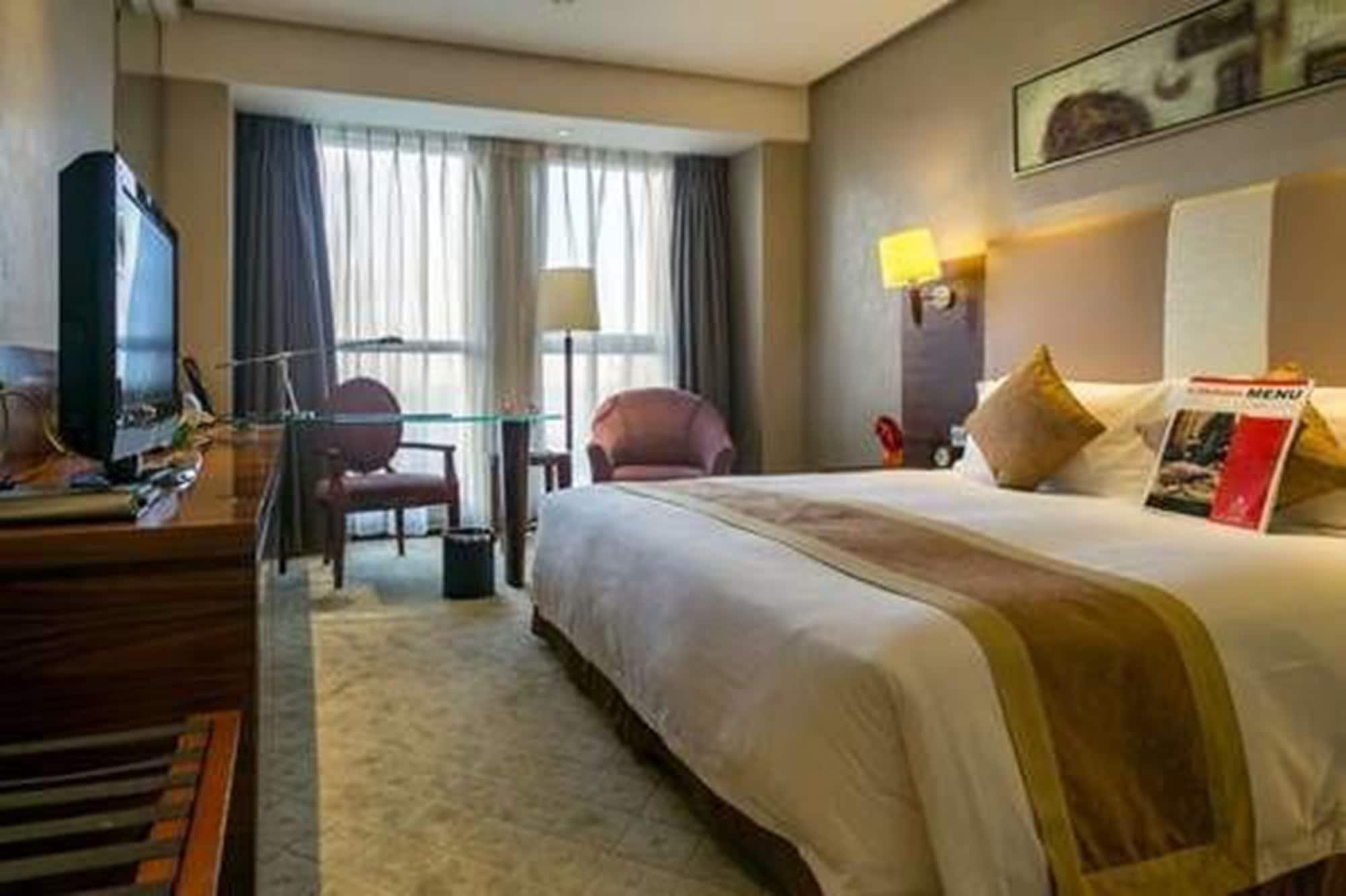 Regal Jinfeng Hotel