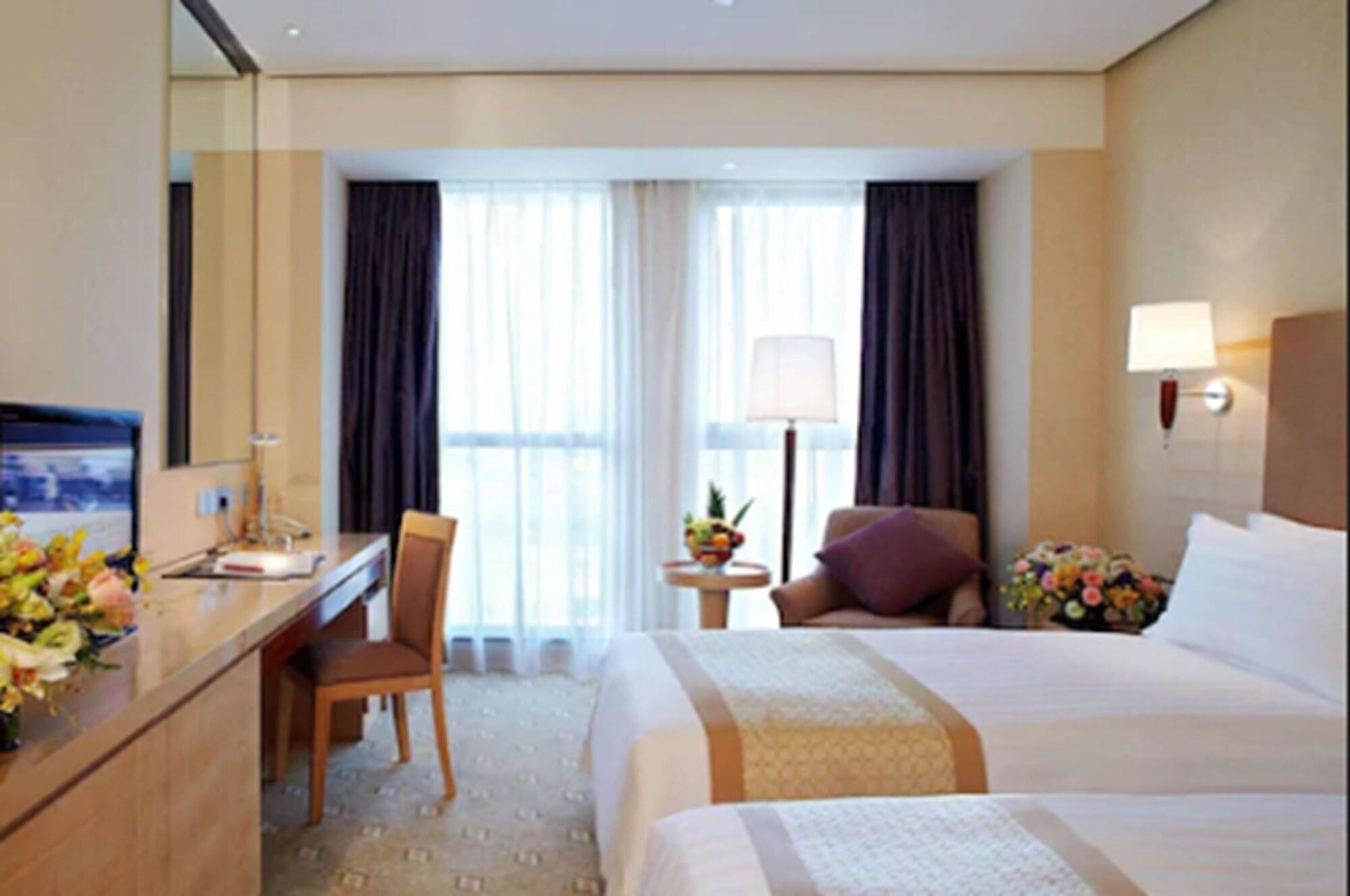 Regal Jinfeng 4*
