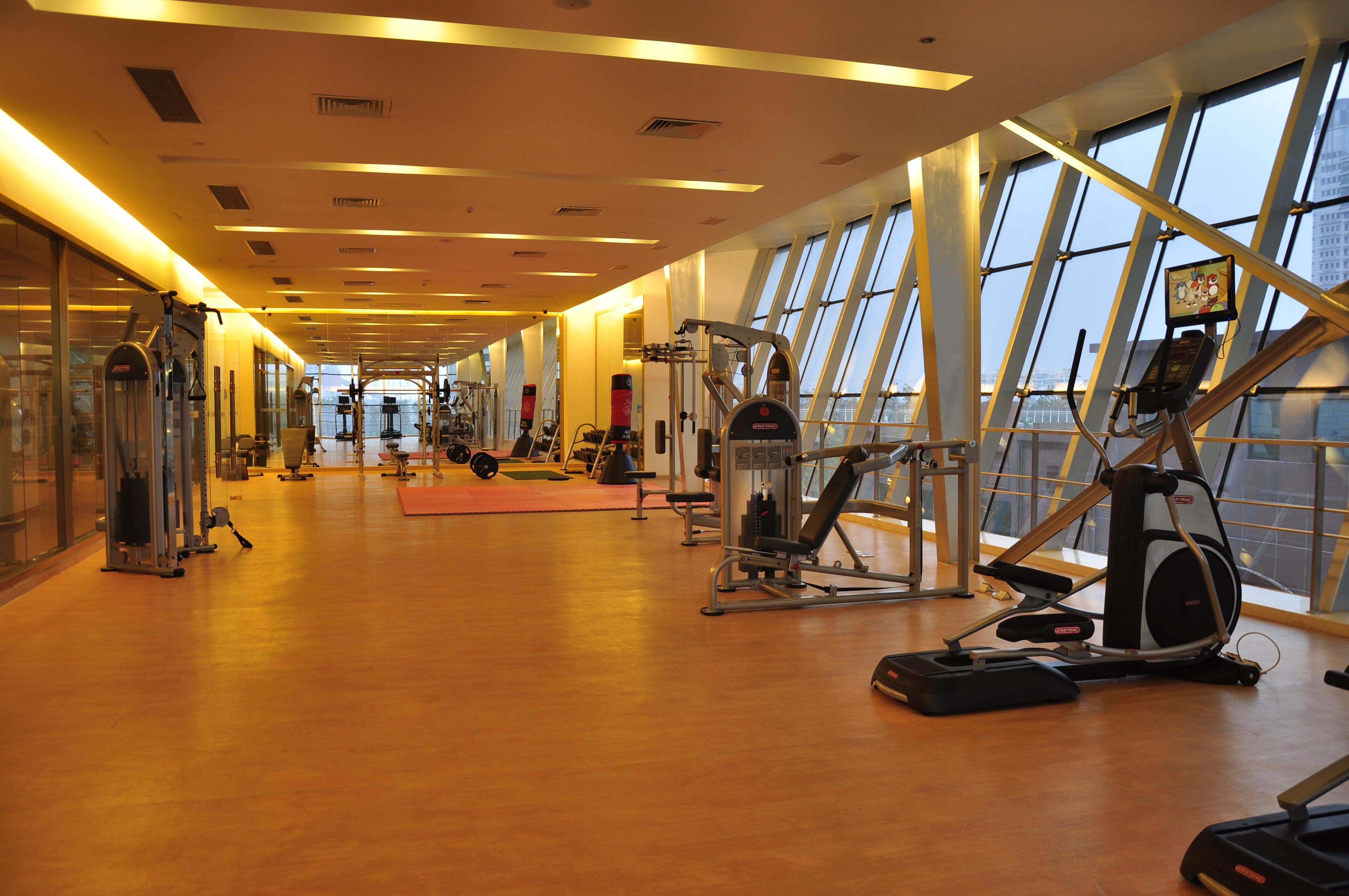 Regal Plaza & Waigaoqiao Hotel 4*