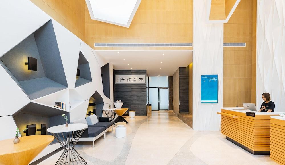 Atour Xujiahui 3*