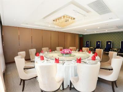 Pudong Nanpu By Ihg Hotel 4*