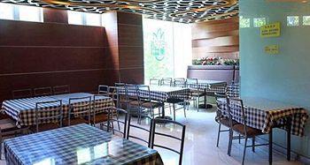 168 Xincun Road Subway Station Ganquan Park Branch Hotel 2*