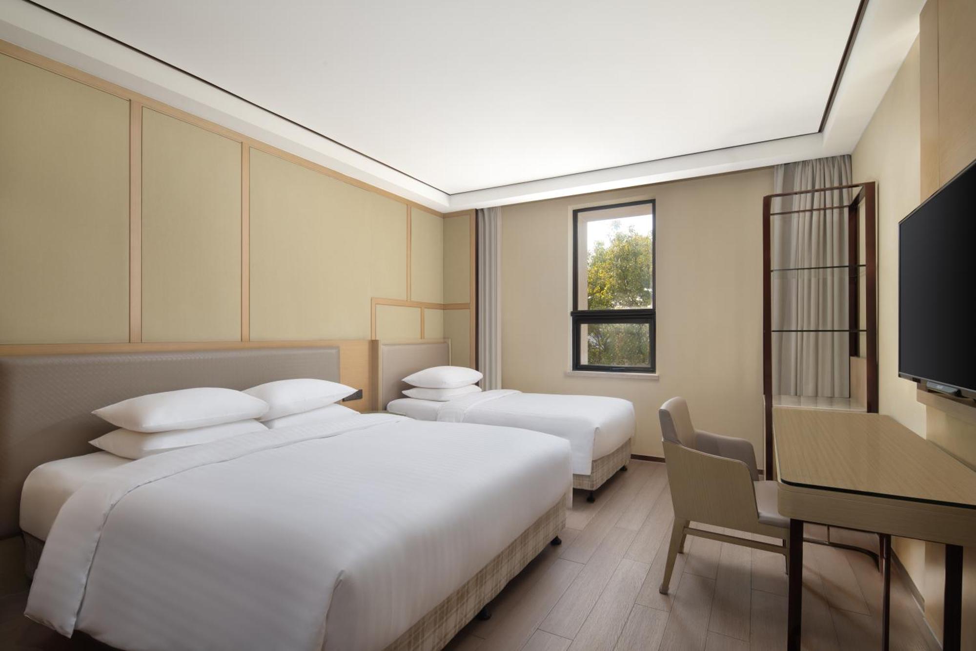 Courtyard By Marriott Shanghai International Tourism And Resorts Zone Hotel