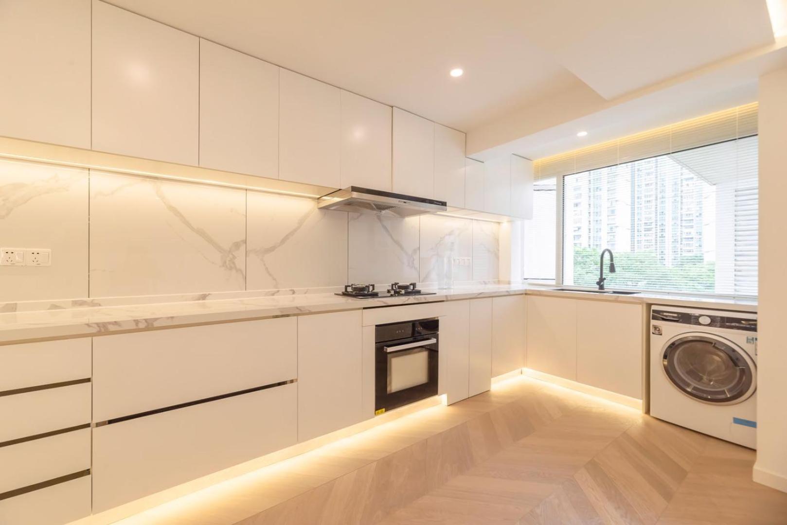 Pangsapuri Downtown Yidu - Near Jing'an Temple Metro Station *