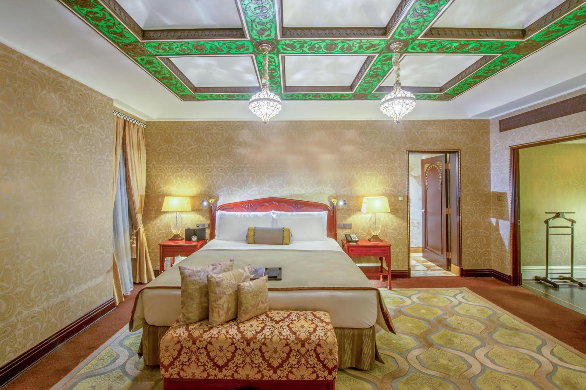 Fairmont Peace On The Bund 5* Şanghay