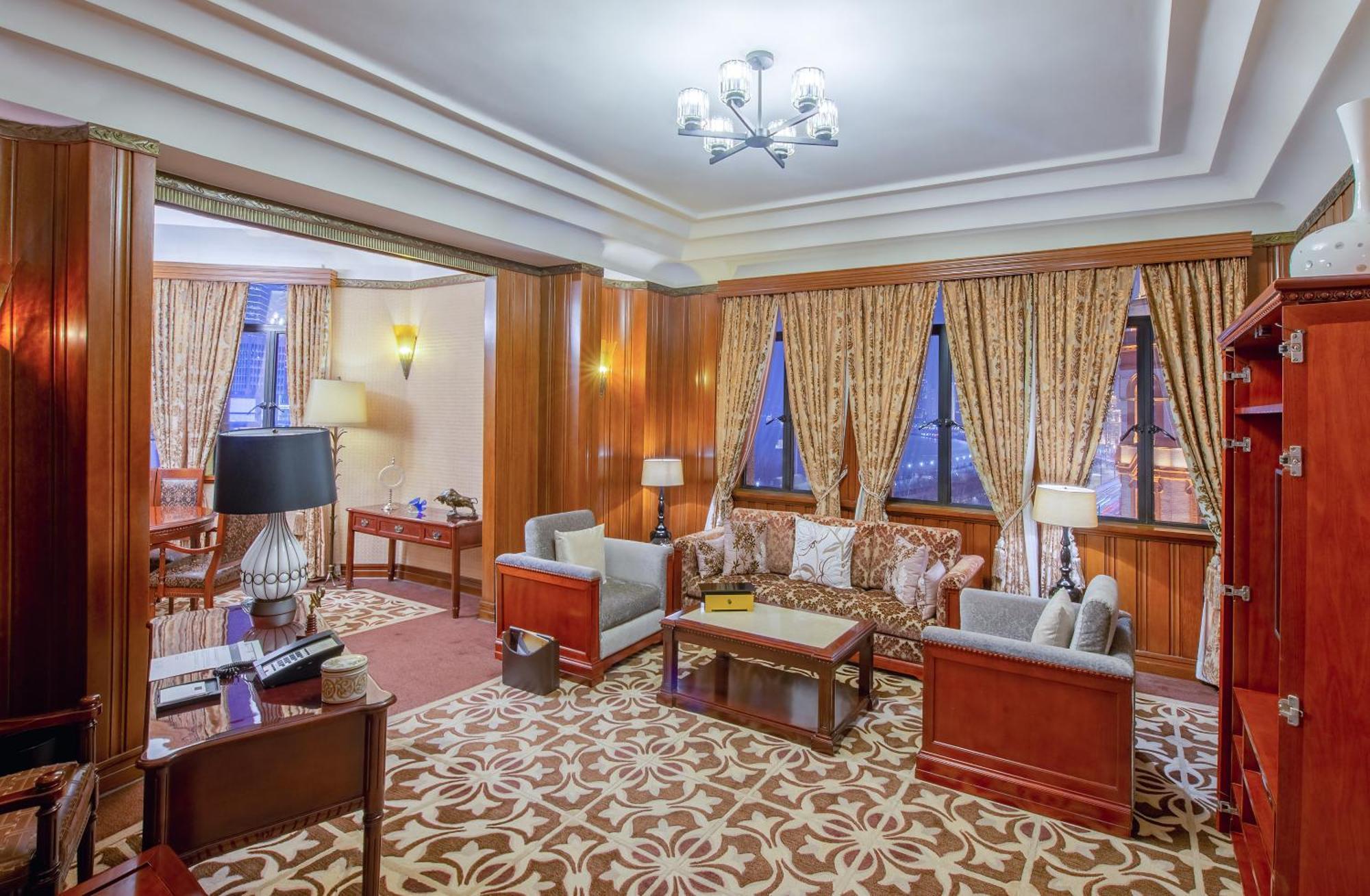Fairmont Peace On The Bund 5* Şanghay