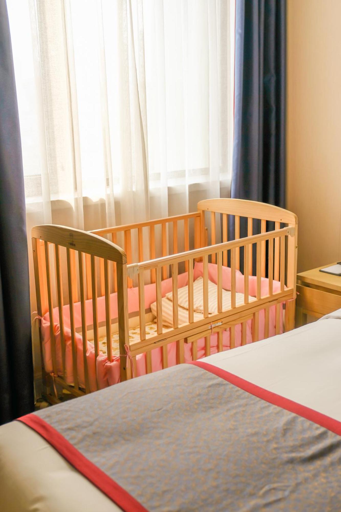 Shanghai-deco Hotel-free Shuttle Bus To Pudong Airport And Disneyland Hotel