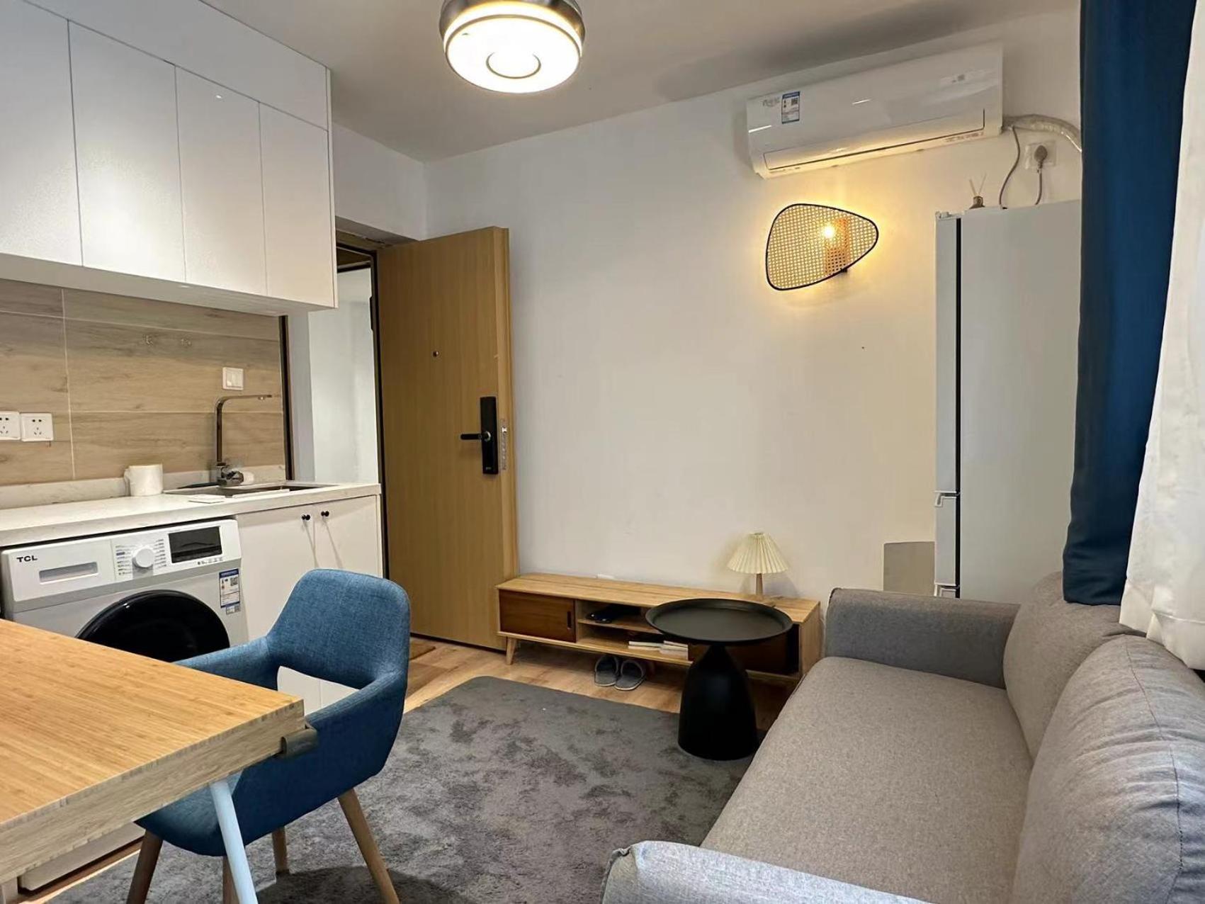 Apartment Hills & Cozy Near Line2 Jing'an Temple *