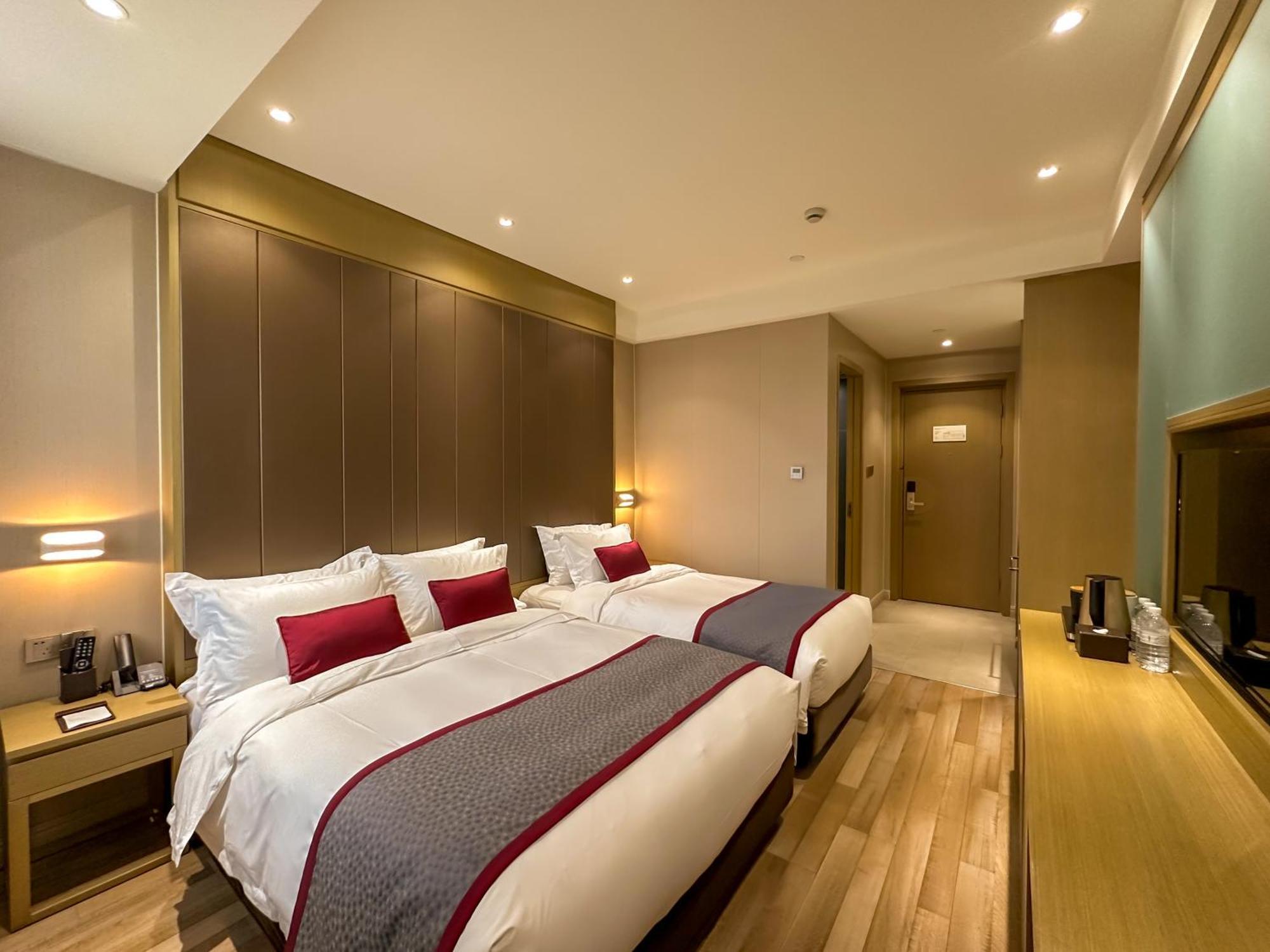 Shanghai-deco Hotel-free Shuttle Bus To Pudong Airport And Disneyland Hotel
