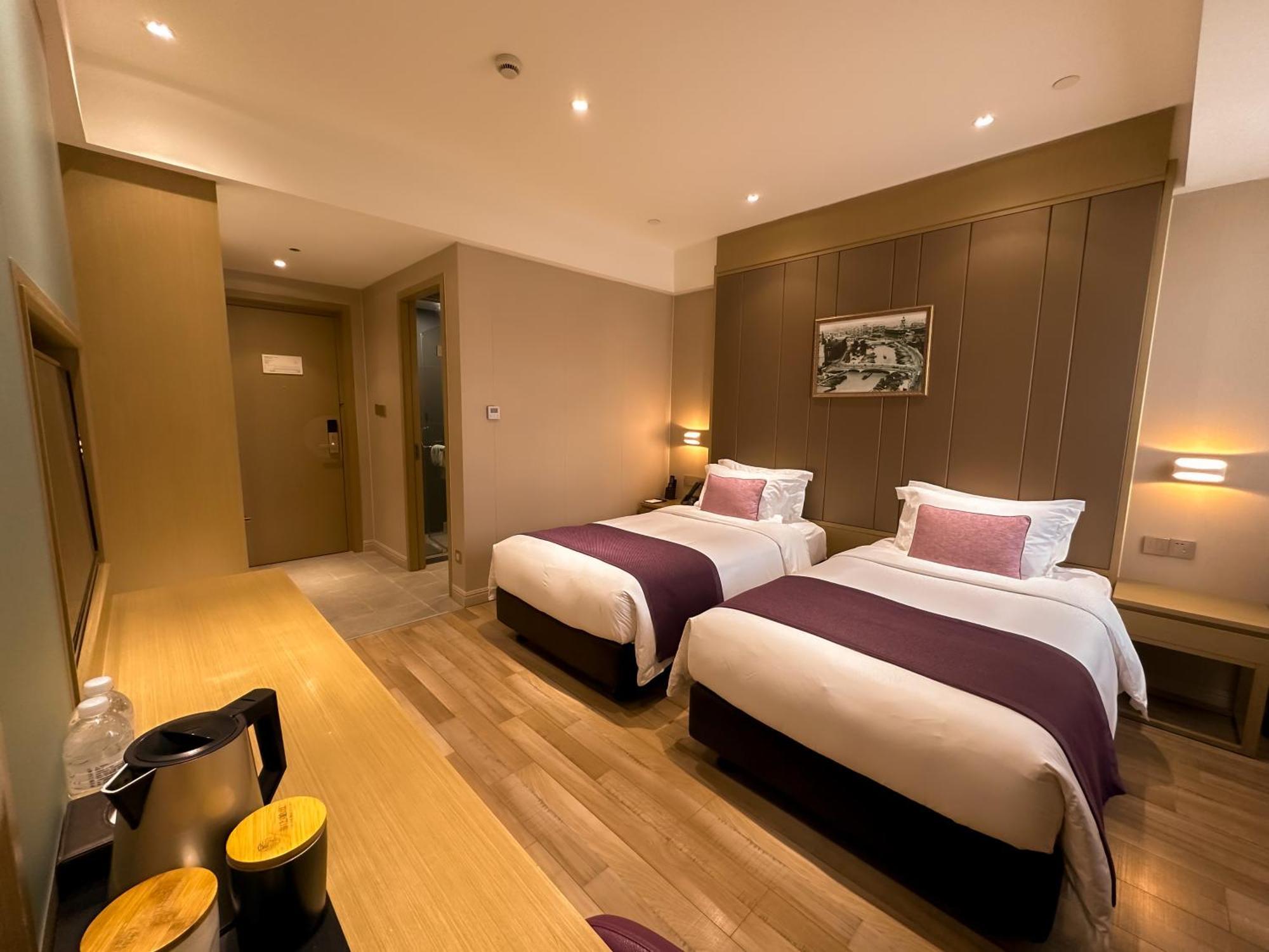 Shanghai-deco Hotel-free Shuttle Bus To Pudong Airport And Disneyland Hotel