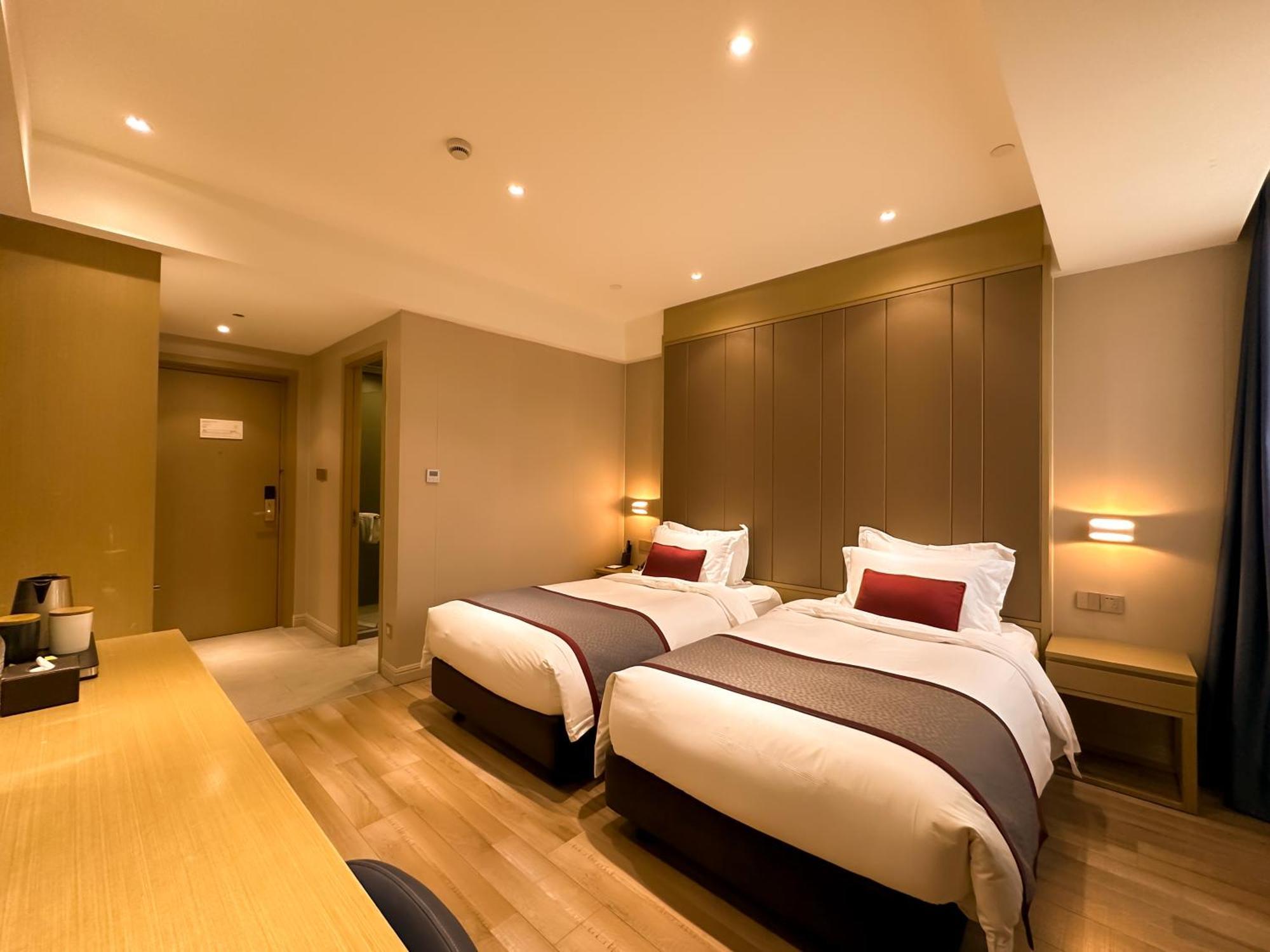 Shanghai-deco Hotel-free Shuttle Bus To Pudong Airport And Disneyland