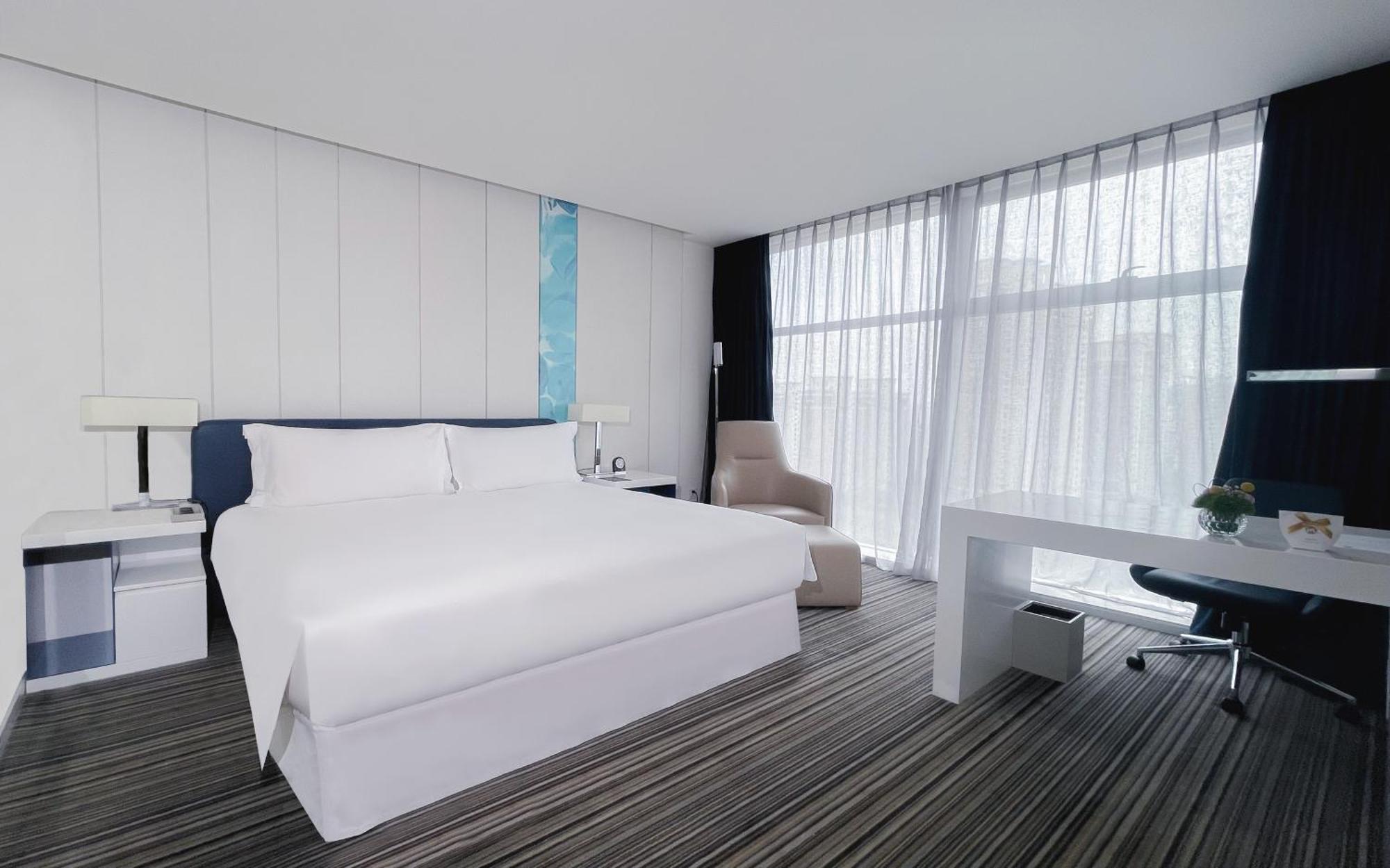 Grand Mercure Century Park - Free Shuttle Bus To Sniec