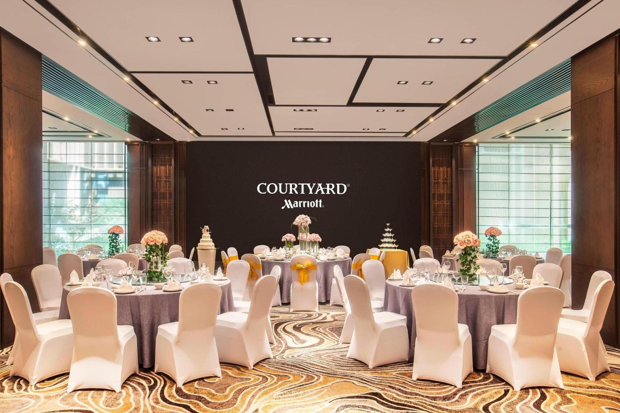 Courtyard By Marriott Shanghai International Tourism And Resorts Zone Hotel Shanghai