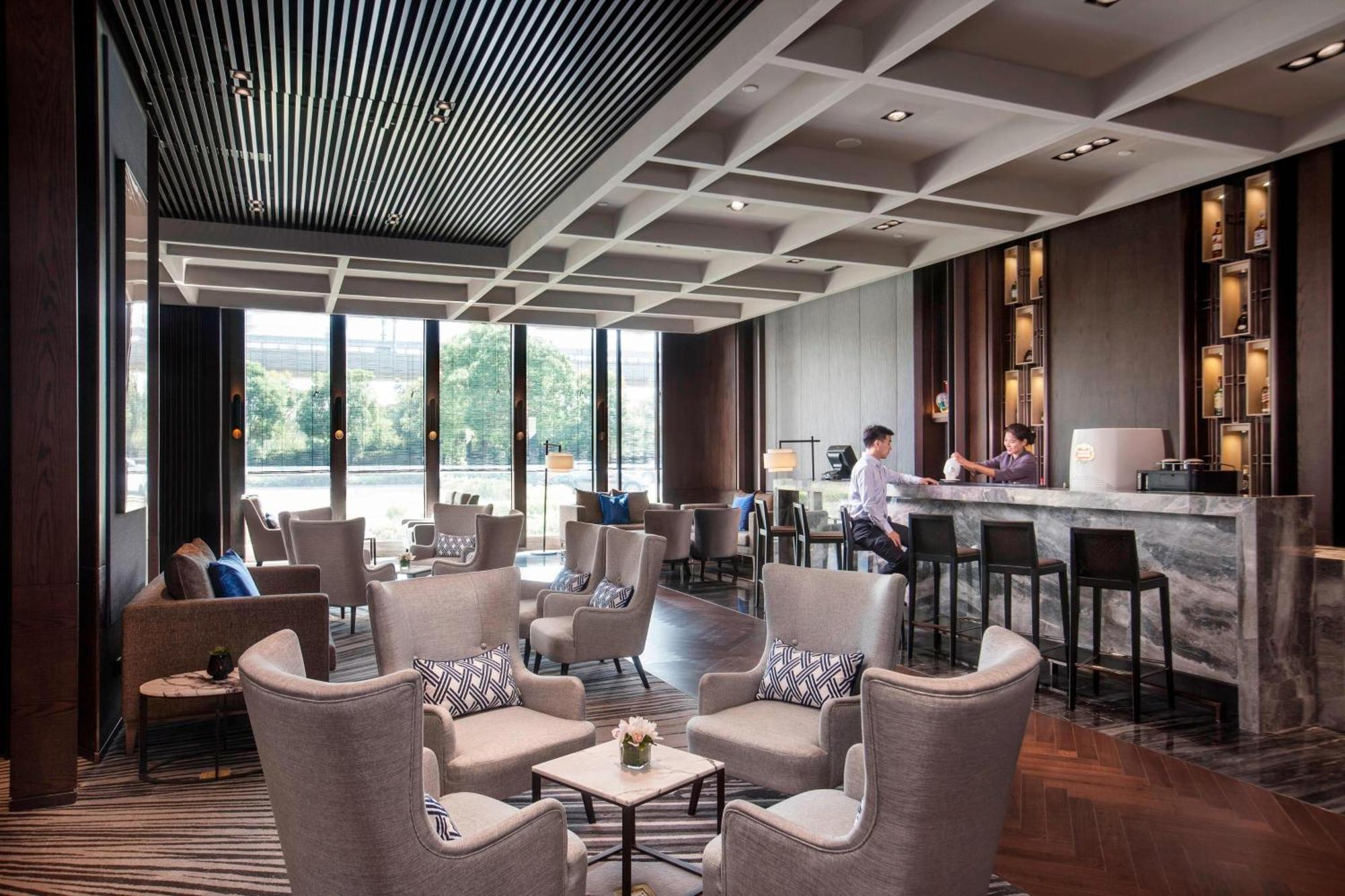 Courtyard By Marriott Shanghai International Tourism And Resorts Zone Hotel