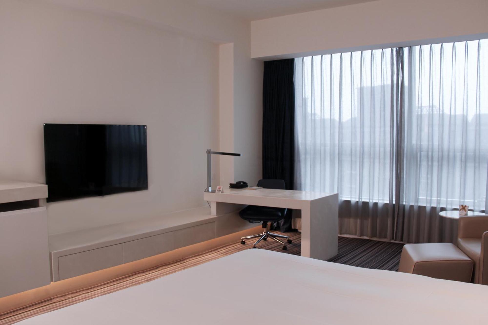 Grand Mercure Century Park - Free Shuttle Bus To Sniec 5*