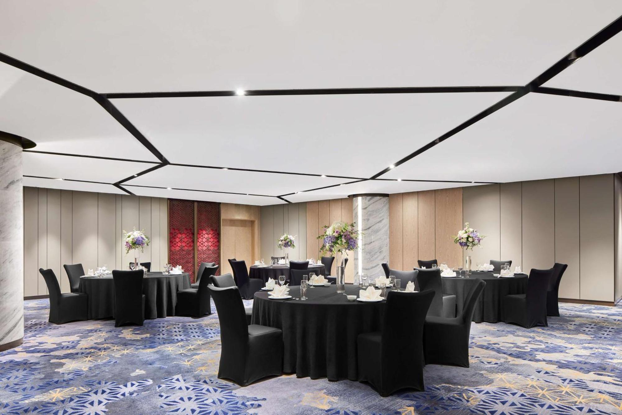 Conrad Hotel 5*