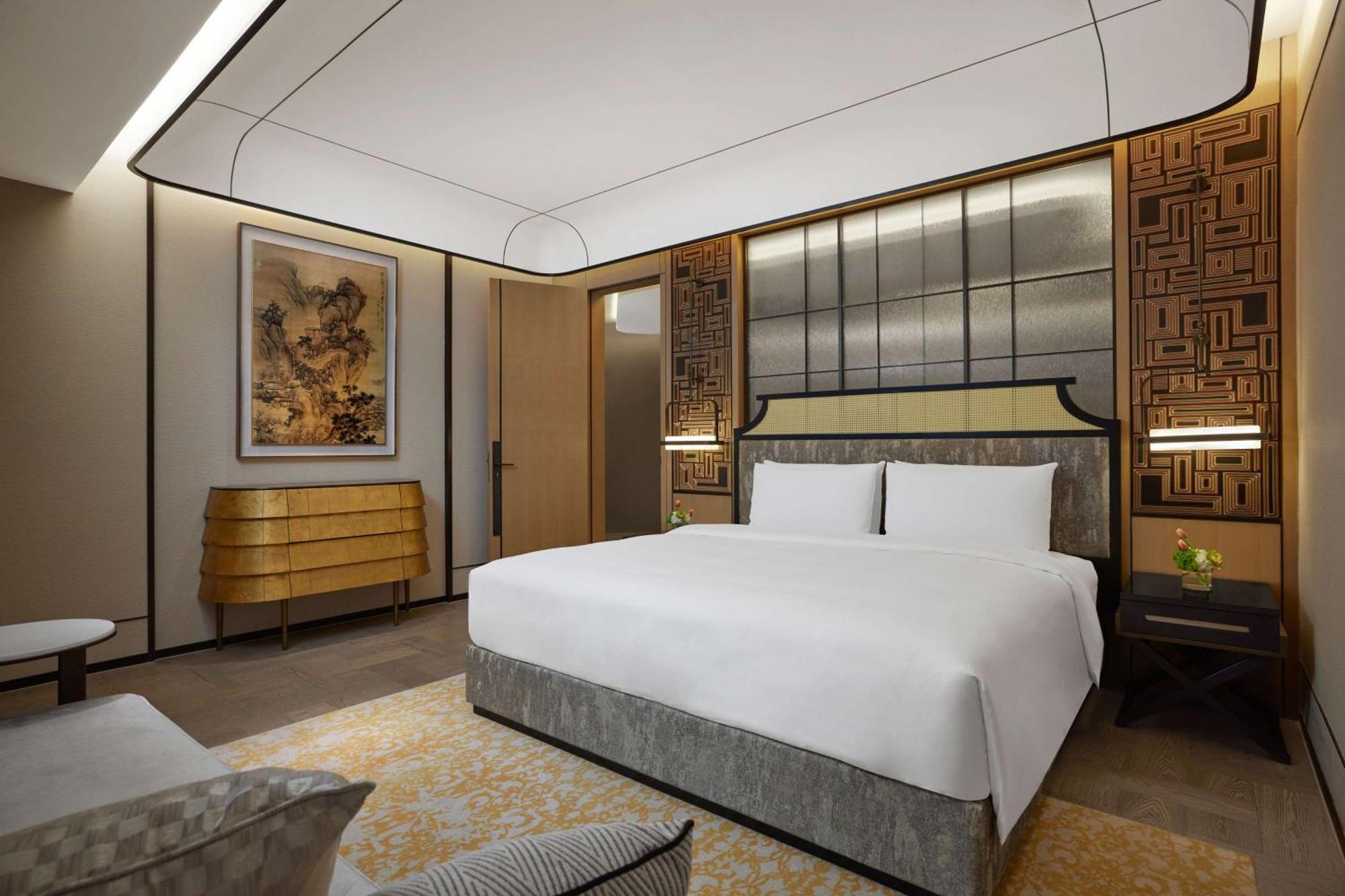 Conrad 5*