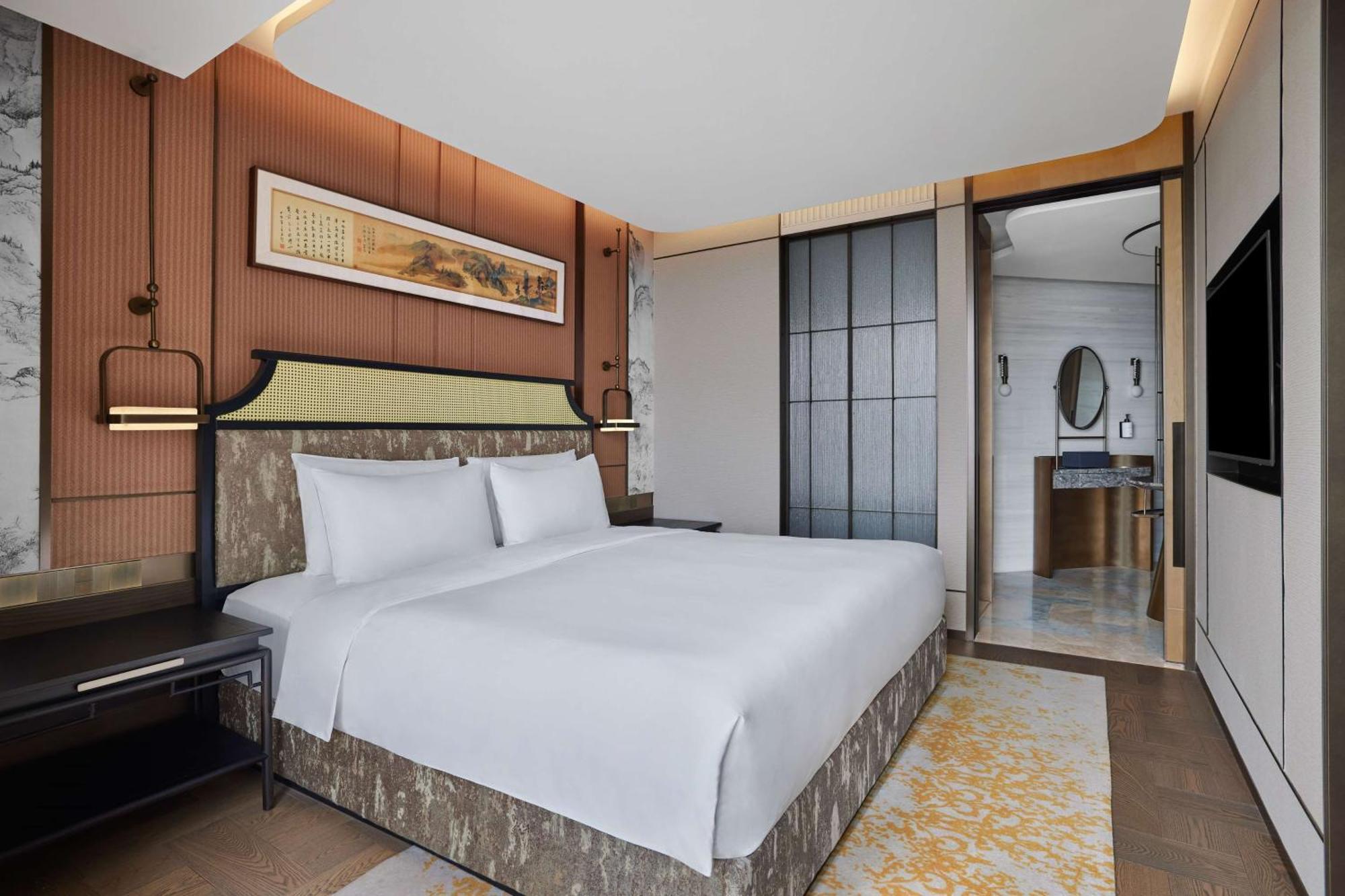 Conrad 5*
