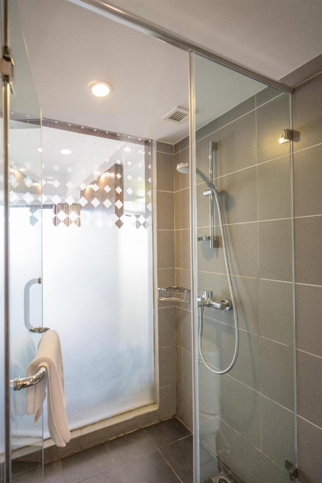 City Hotel Shanghai 4*