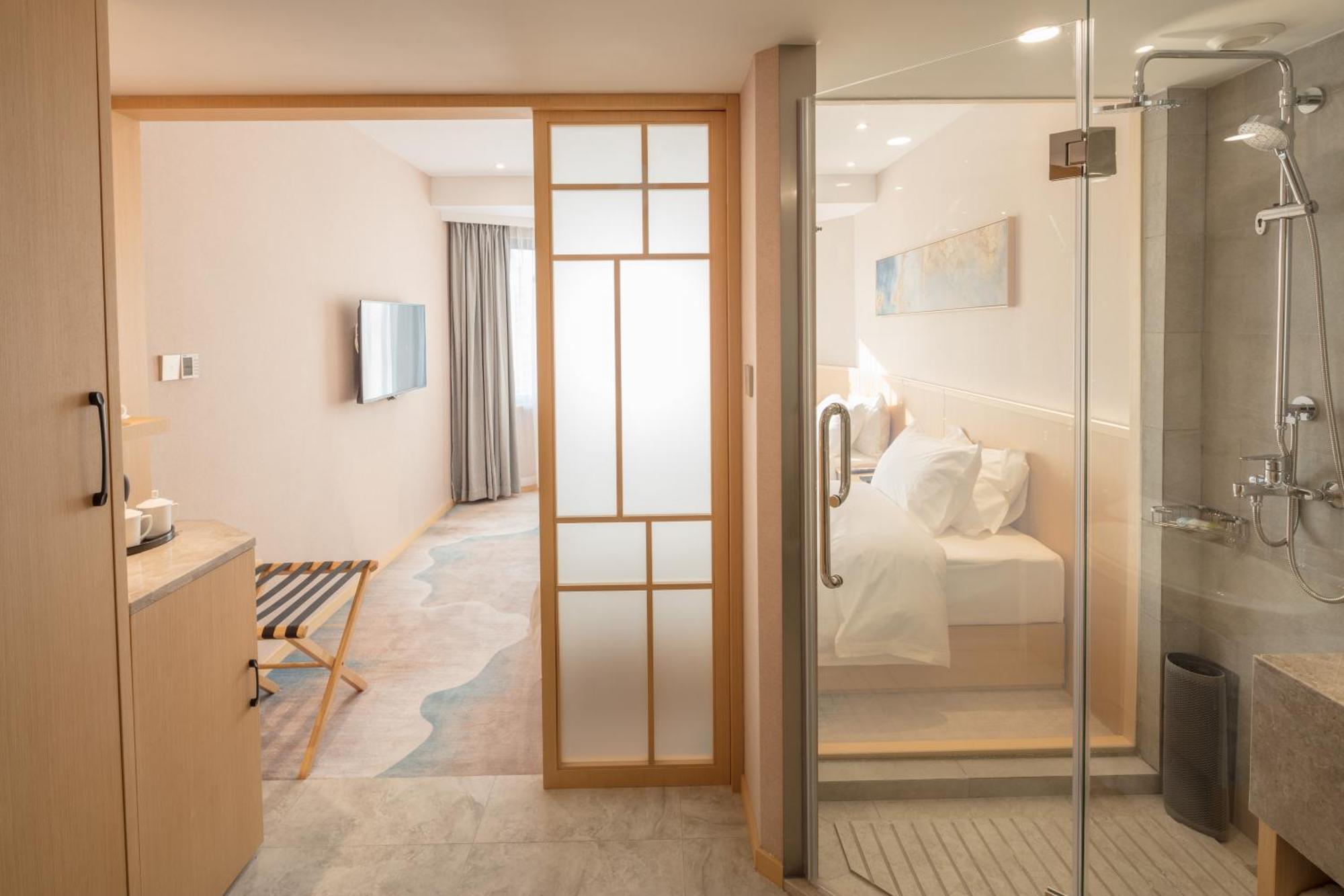 Hotel City Hotel Shanghai 4*