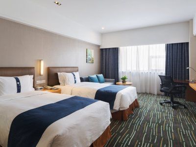 Hotel Express New Jinqiao By Ihg 3*